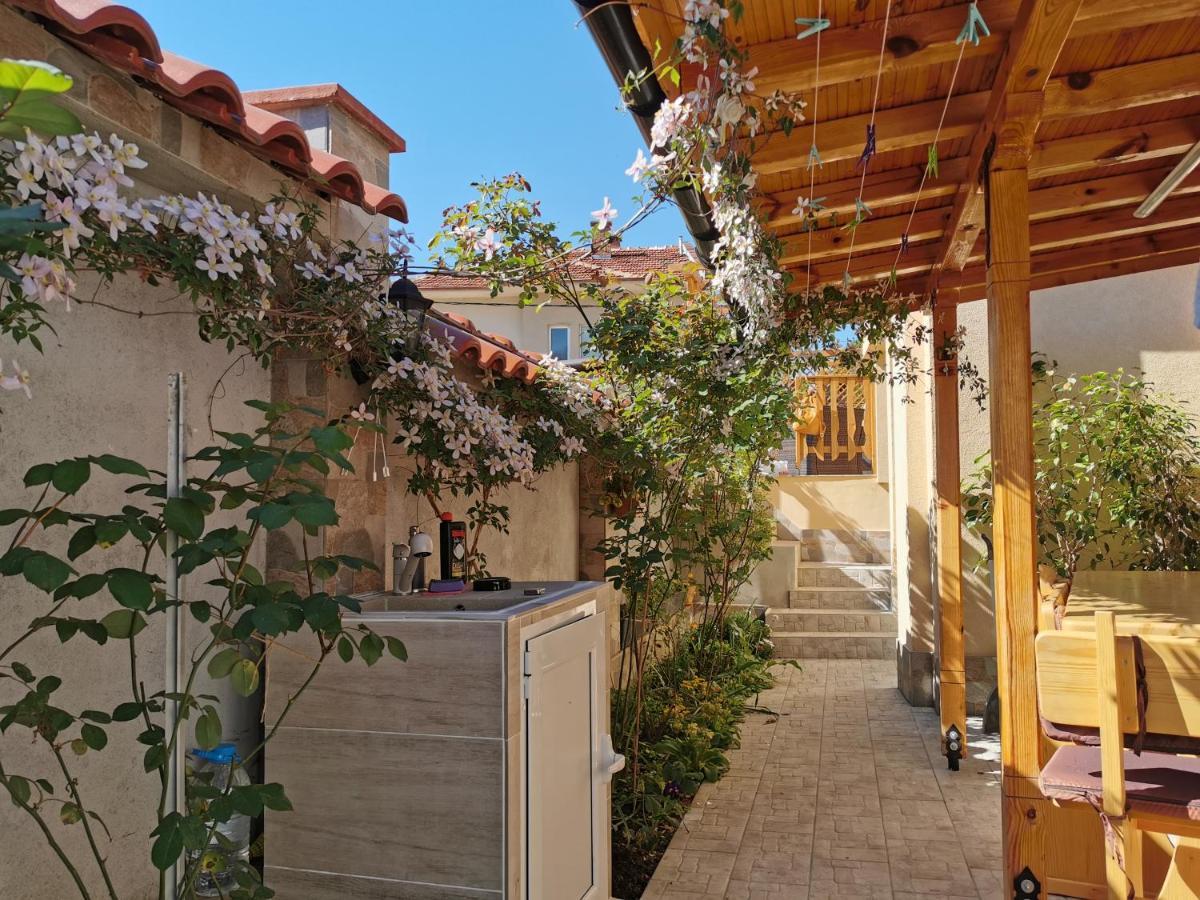 קאזאנלק Rose Valley Guest House מראה חיצוני תמונה