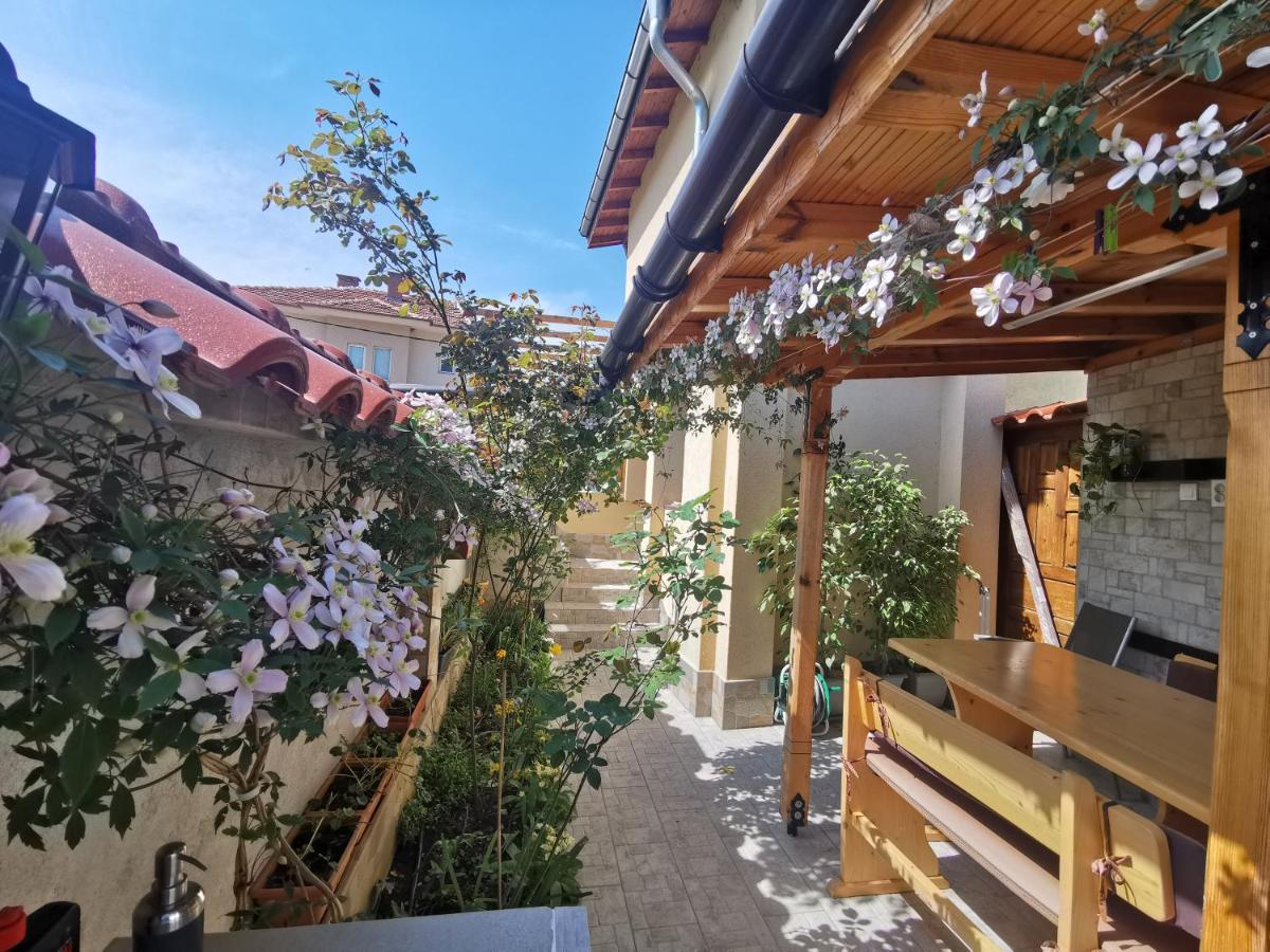 קאזאנלק Rose Valley Guest House מראה חיצוני תמונה